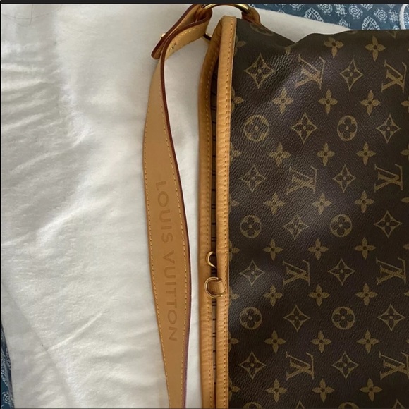 Louis Vuitton Bag - Picture 5 of 8